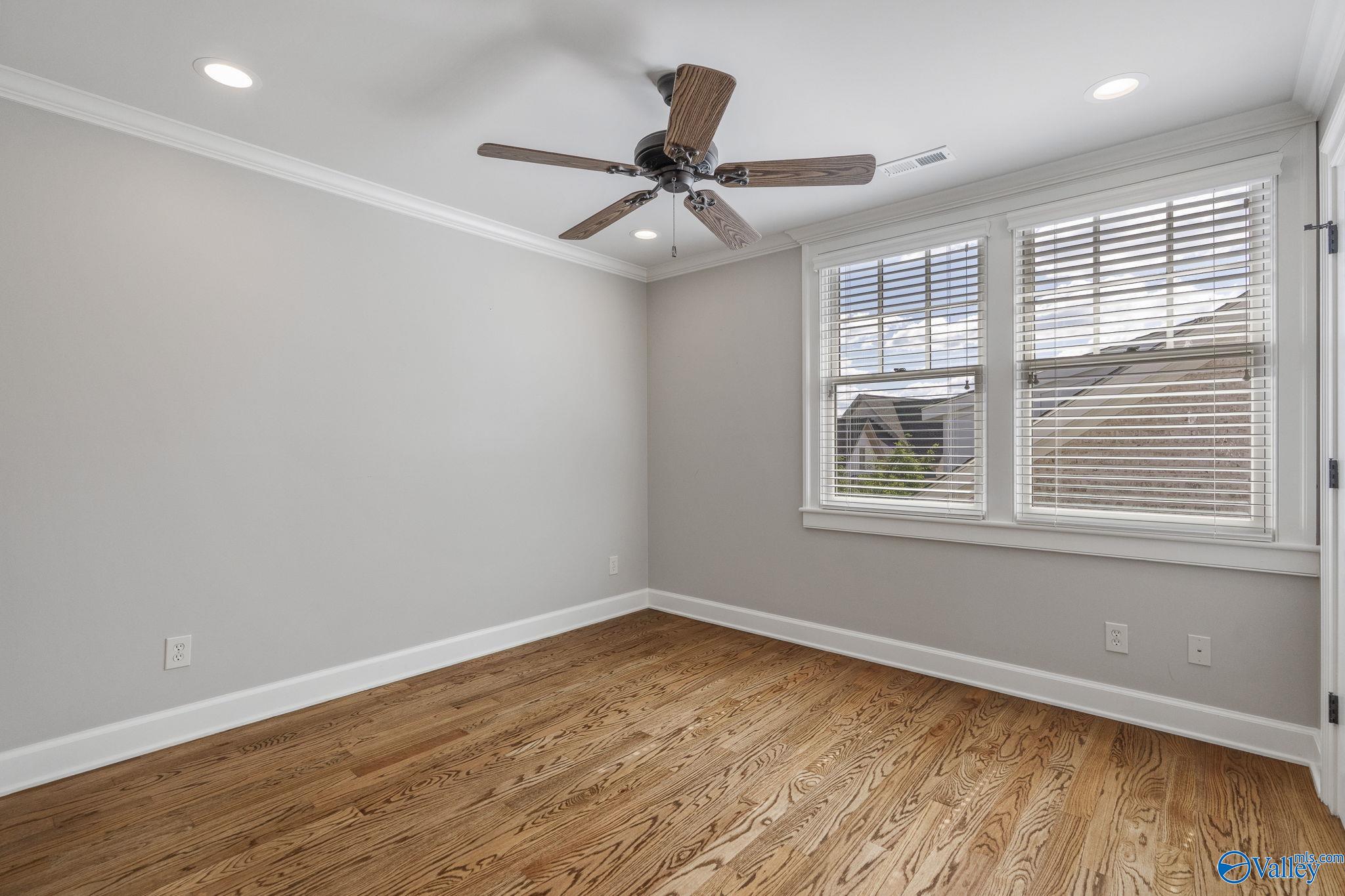 Huntsville, Alabama 35802, United States, 4 Bedrooms Bedrooms, ,3 BathroomsBathrooms,Residential,Active,222372