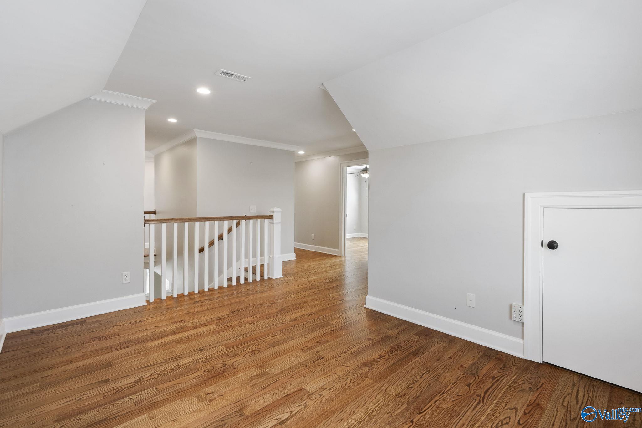 Huntsville, Alabama 35802, United States, 4 Bedrooms Bedrooms, ,3 BathroomsBathrooms,Residential,Active,222372