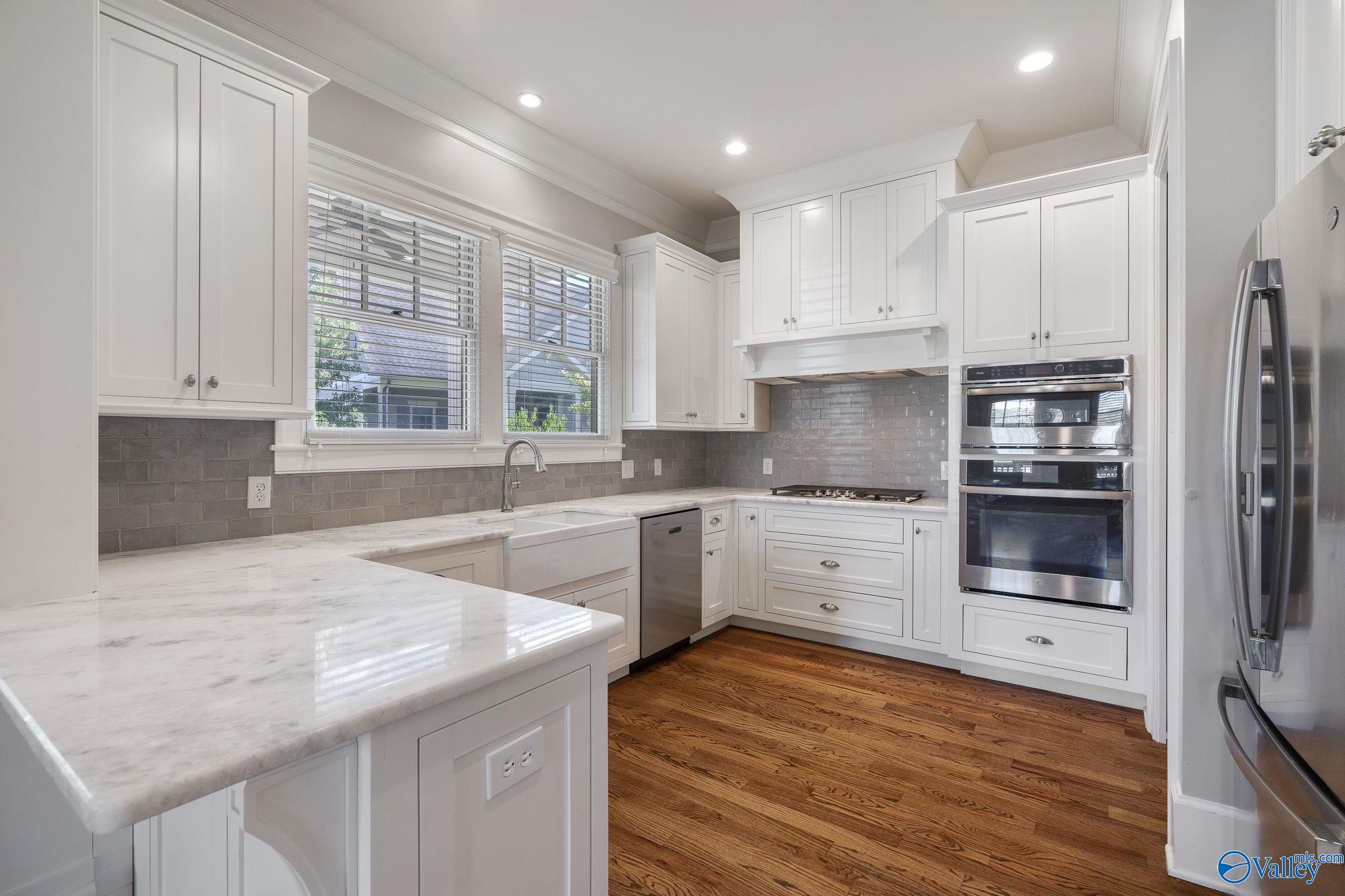 Huntsville, Alabama 35802, United States, 4 Bedrooms Bedrooms, ,3 BathroomsBathrooms,Residential,Active,222372