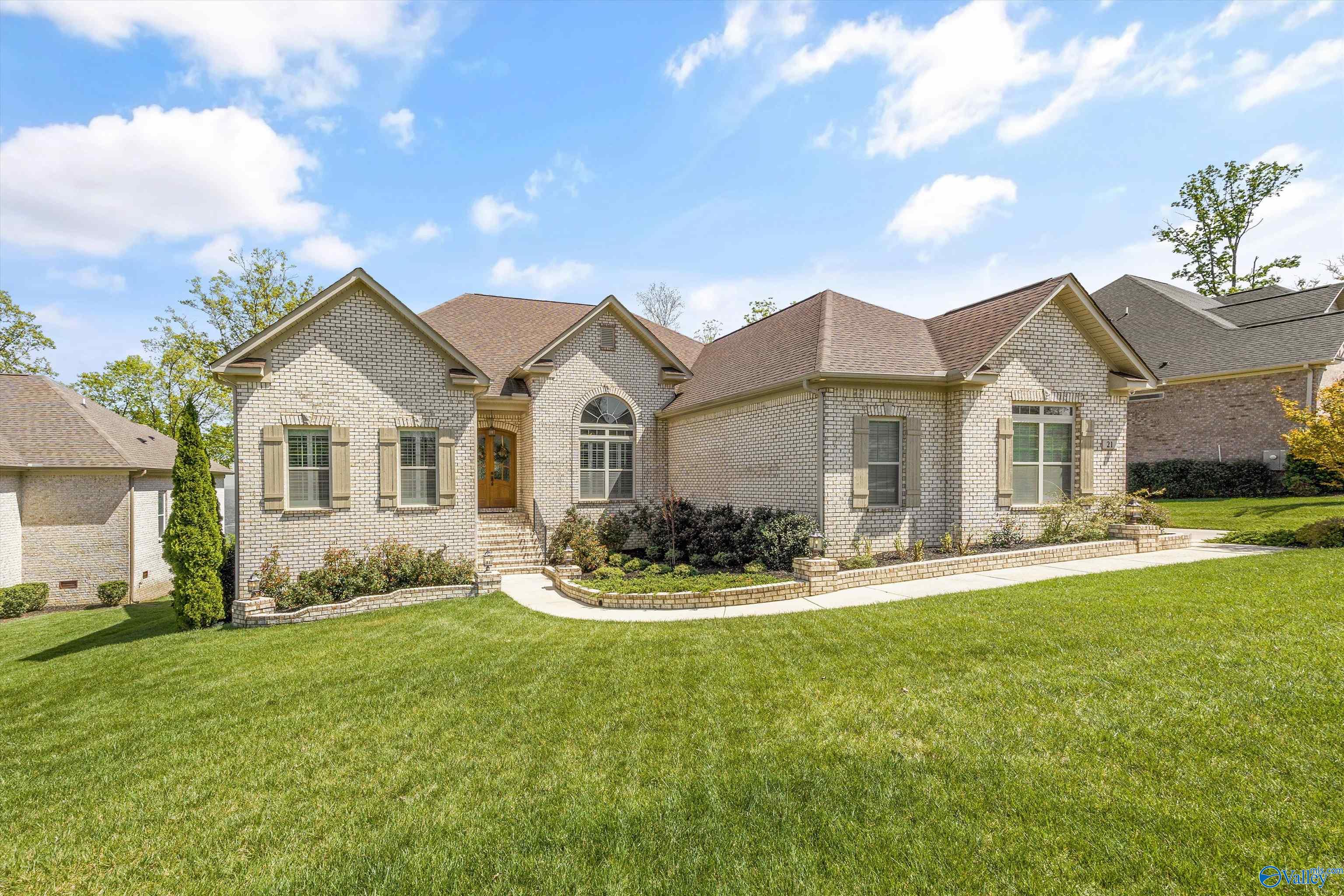 21 Ridge Bluff Circle SE