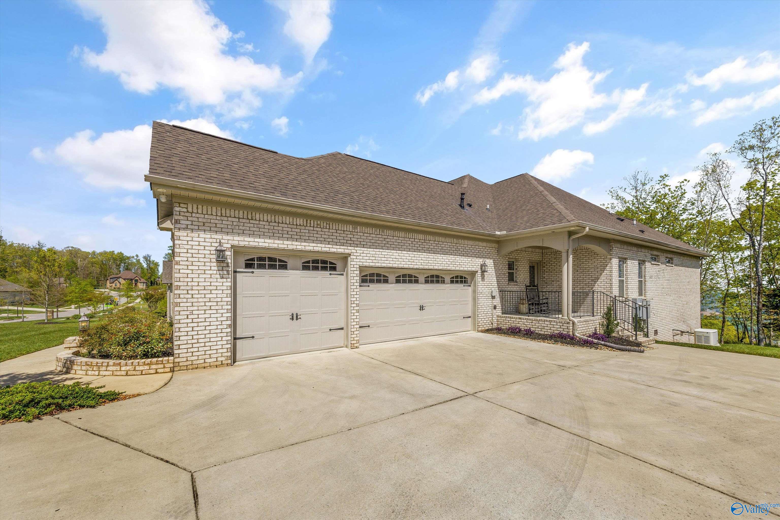 21 Ridge Bluff Circle SE