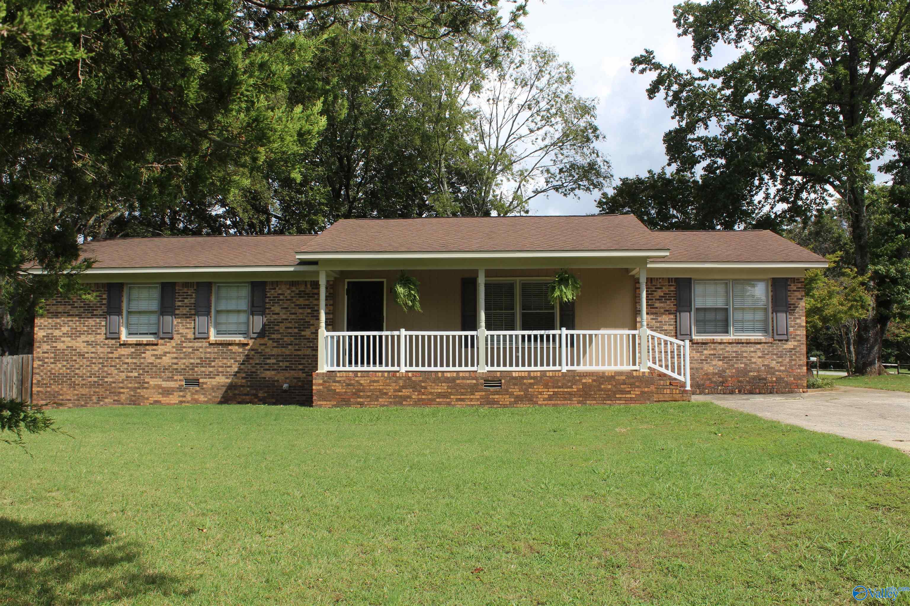 11 Bell Drive, Trinity, Alabama image 1