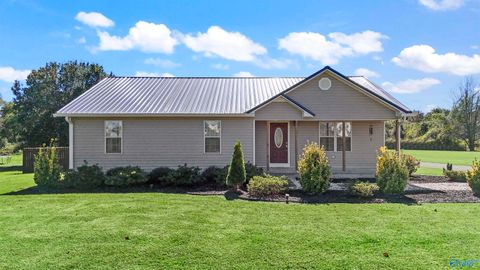 Photo of 406 County Road 1870, Arab, AL 35016 (MLS # 21902176)