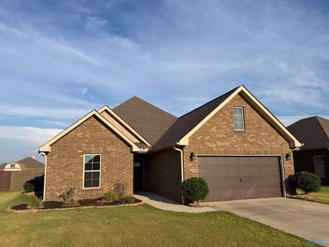 Homes For Sale - 17462 Fieldway Circle<br/> Harvest, AL 35749