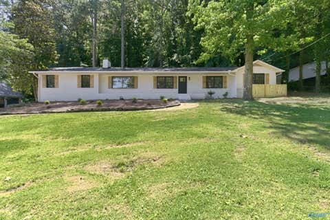 Homes For Sale - 1725 Forest Drive<br/> Guntersville, AL 35976