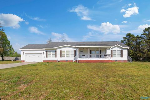 Homes For Sale - 1312 Hickory Lane<br/> Arab, AL 35016