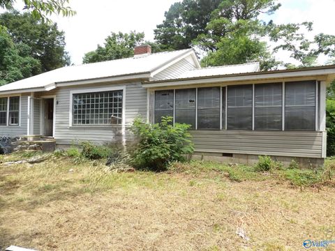 Homes For Sale - 6621 Highway 36<br/> Danville, AL 35619