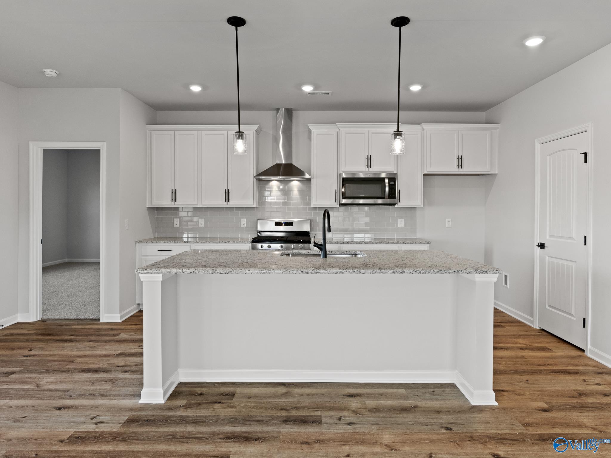 428 Ledgeway Drive, Harvest, Alabama image 5