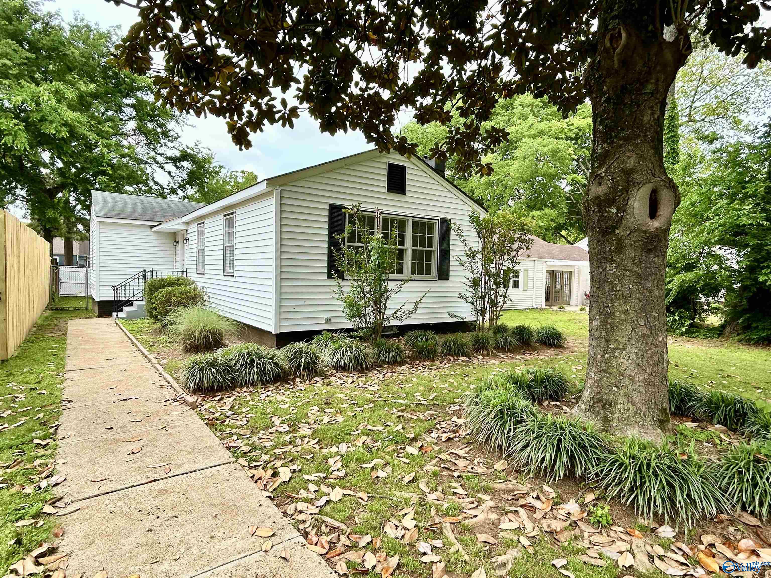 1215 Jackson Street, Decatur, Alabama image 4