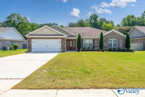 Homes For Sale - 400 Dominion Drive<br/> Morgan County, Hartselle, AL 35640