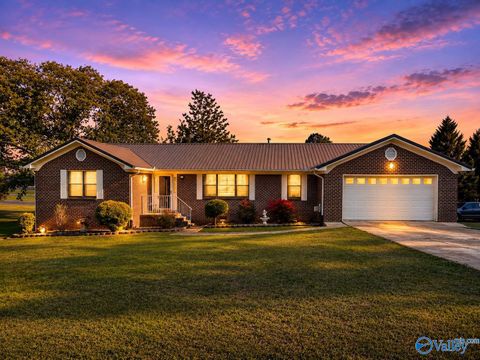 Homes For Sale - 4691 Cornelia Drive<br/> Hokes Bluff, AL 35903