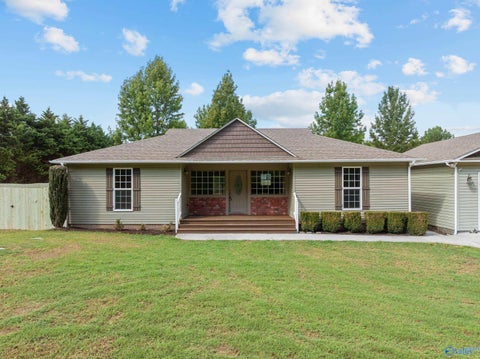 Homes For Sale - 405 Jones Drive<br/> Marshall County, Grant, AL 35747