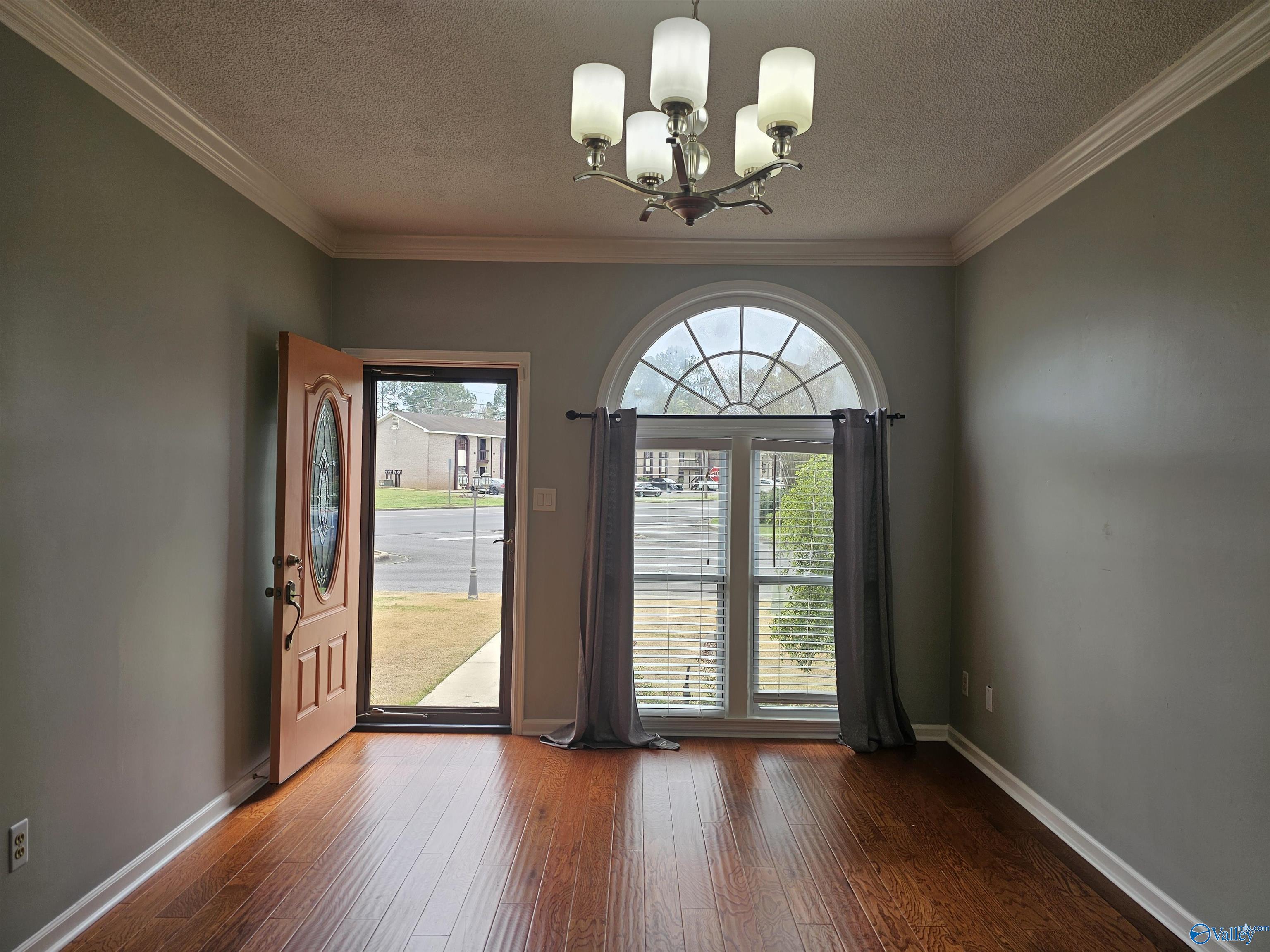 410 Autumnwood Drive, Decatur, Alabama image 3