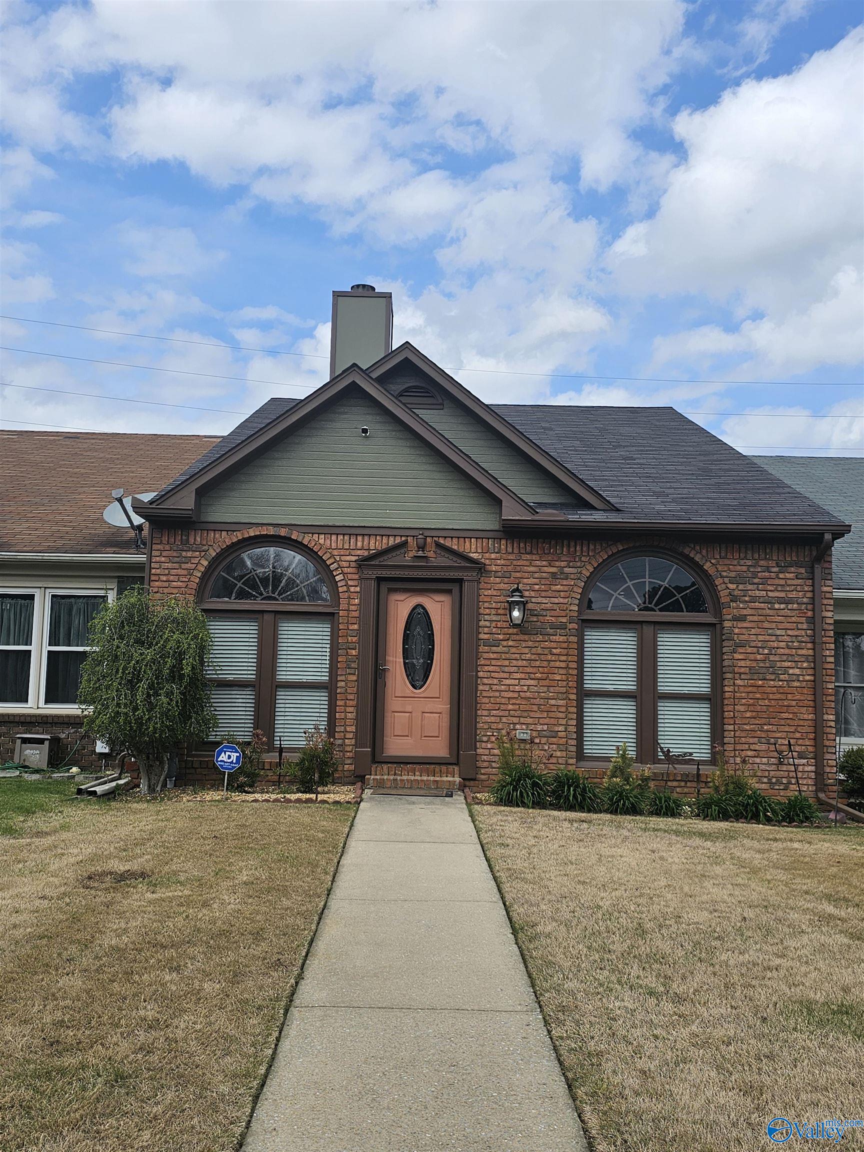 410 Autumnwood Drive, Decatur, Alabama image 2