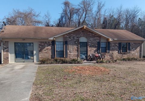 Photo of 1702 Wilshire Avenue, Decatur, AL 35603 (MLS # 21909290)