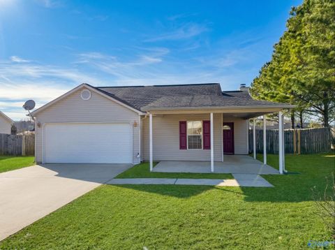 Homes For Sale - 104 Fox Hill Court<br/> Toney, AL 35773