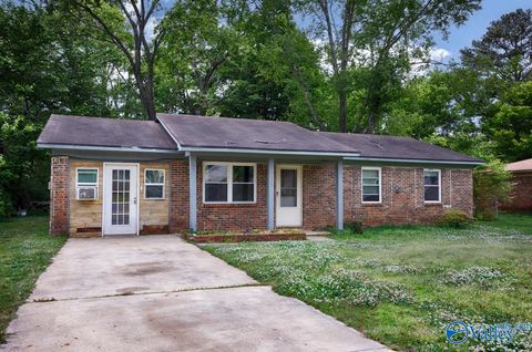 Photo of 2617 Rita Lane, Huntsville, AL 35810 (MLS # 21917256)