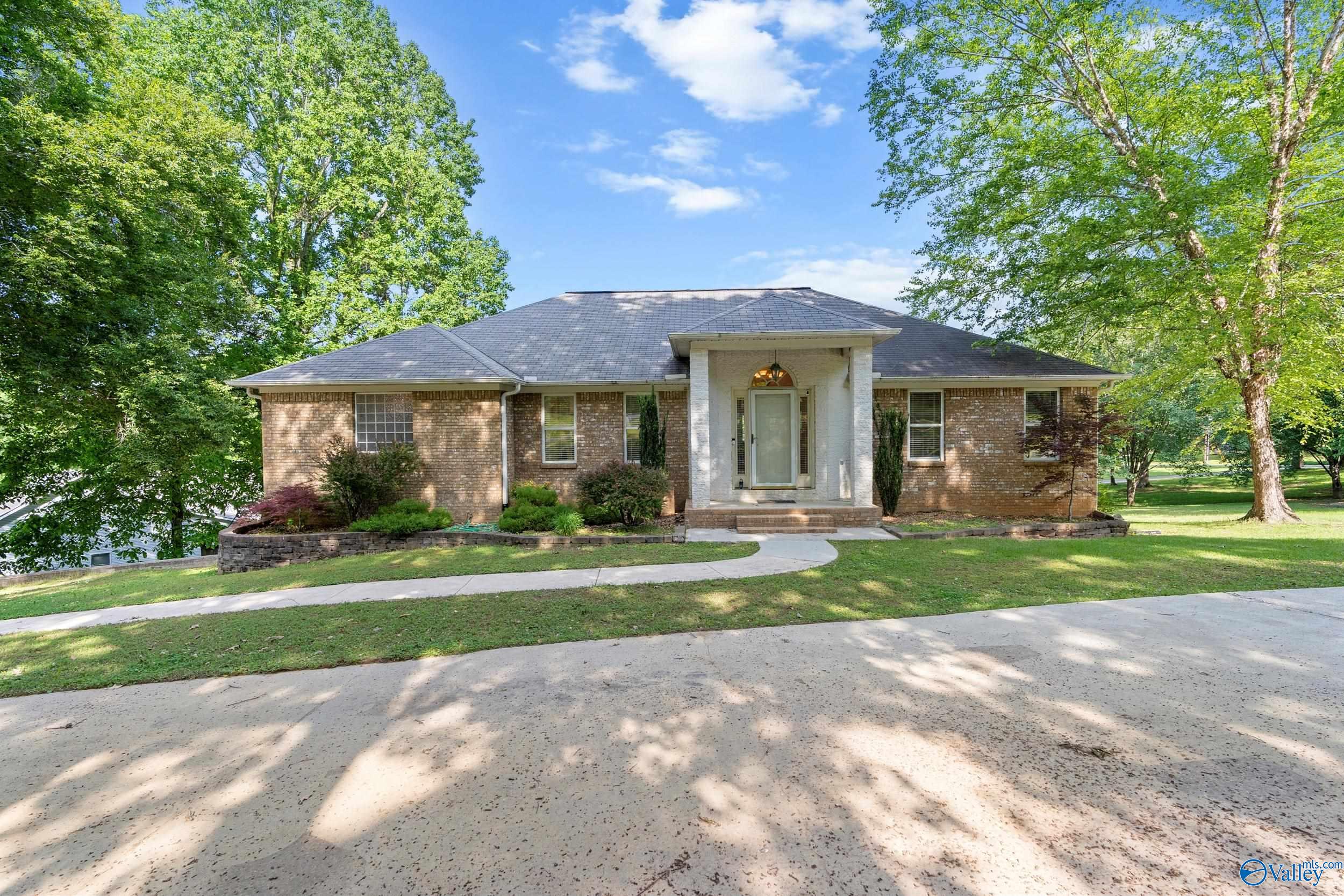 100 Rich Drive, Gurley, Alabama image 1