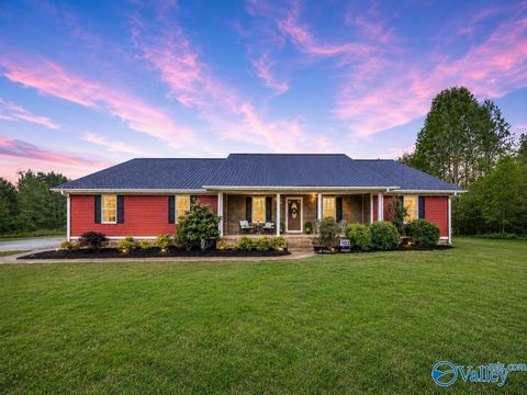 Homes For Sale - 1980 County Road 515<br/> Rainsville, AL 35986