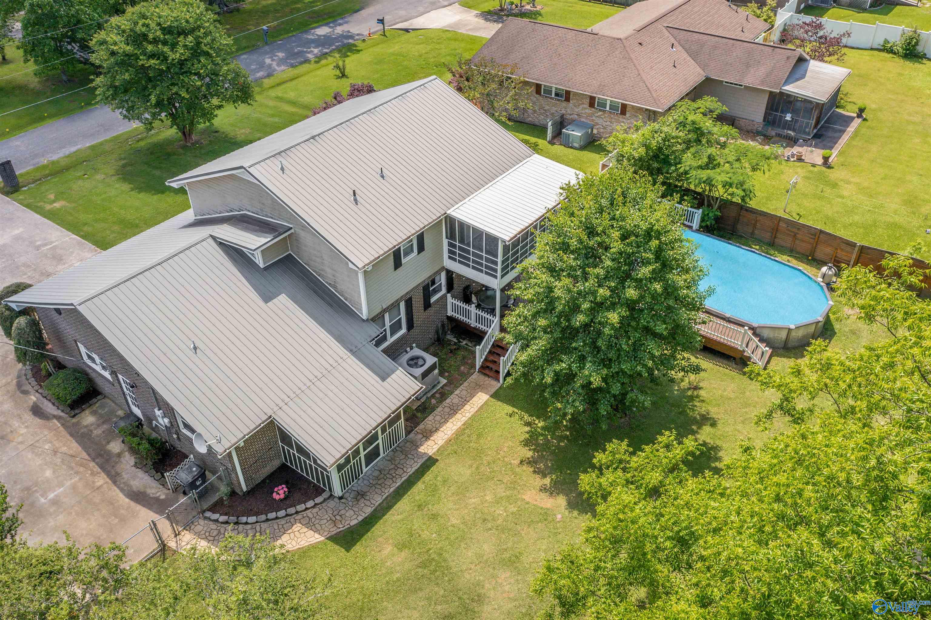 1417 Cove Creek Drive, Gadsden, Alabama image 2
