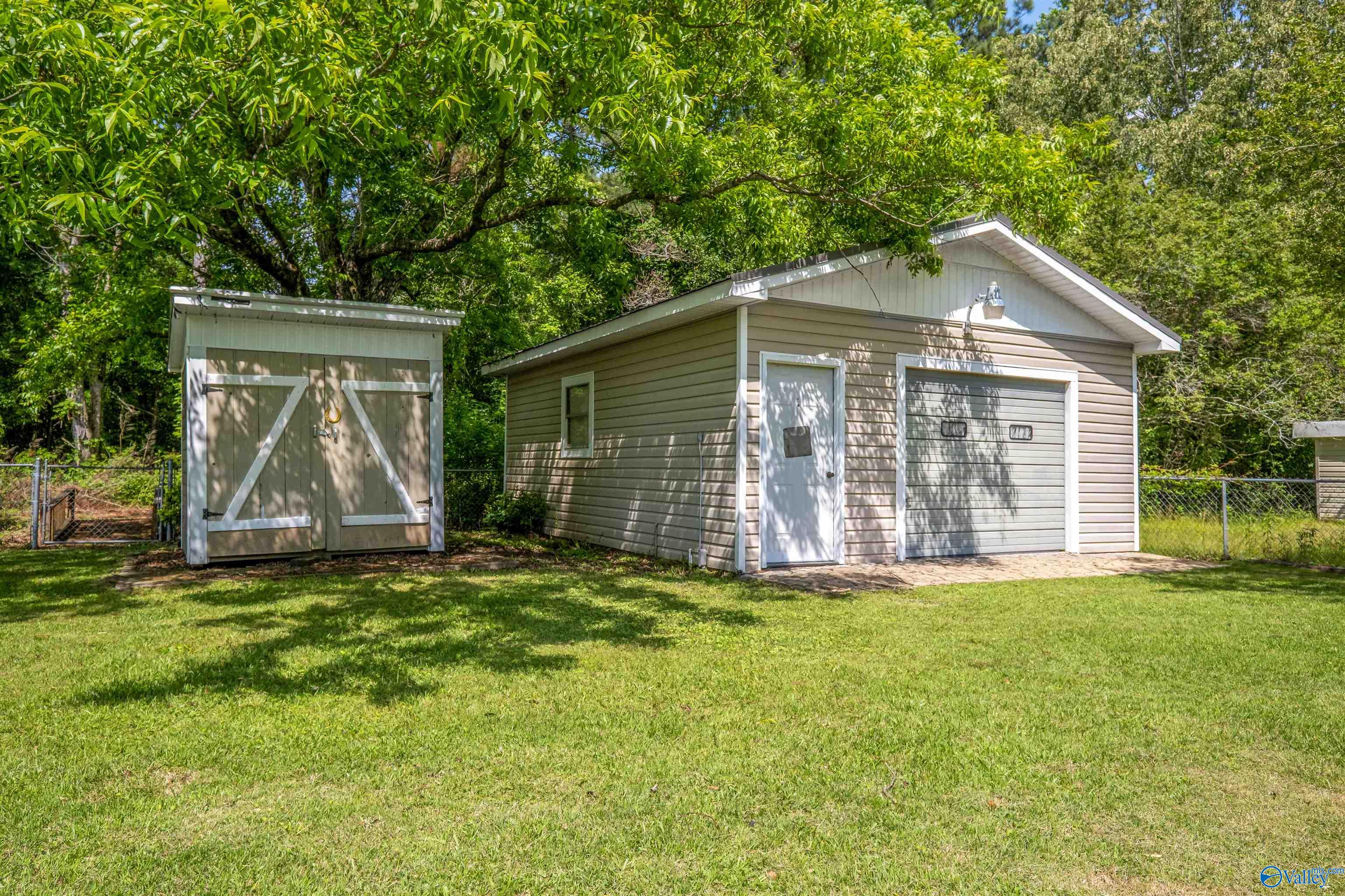 1417 Cove Creek Drive, Gadsden, Alabama image 13