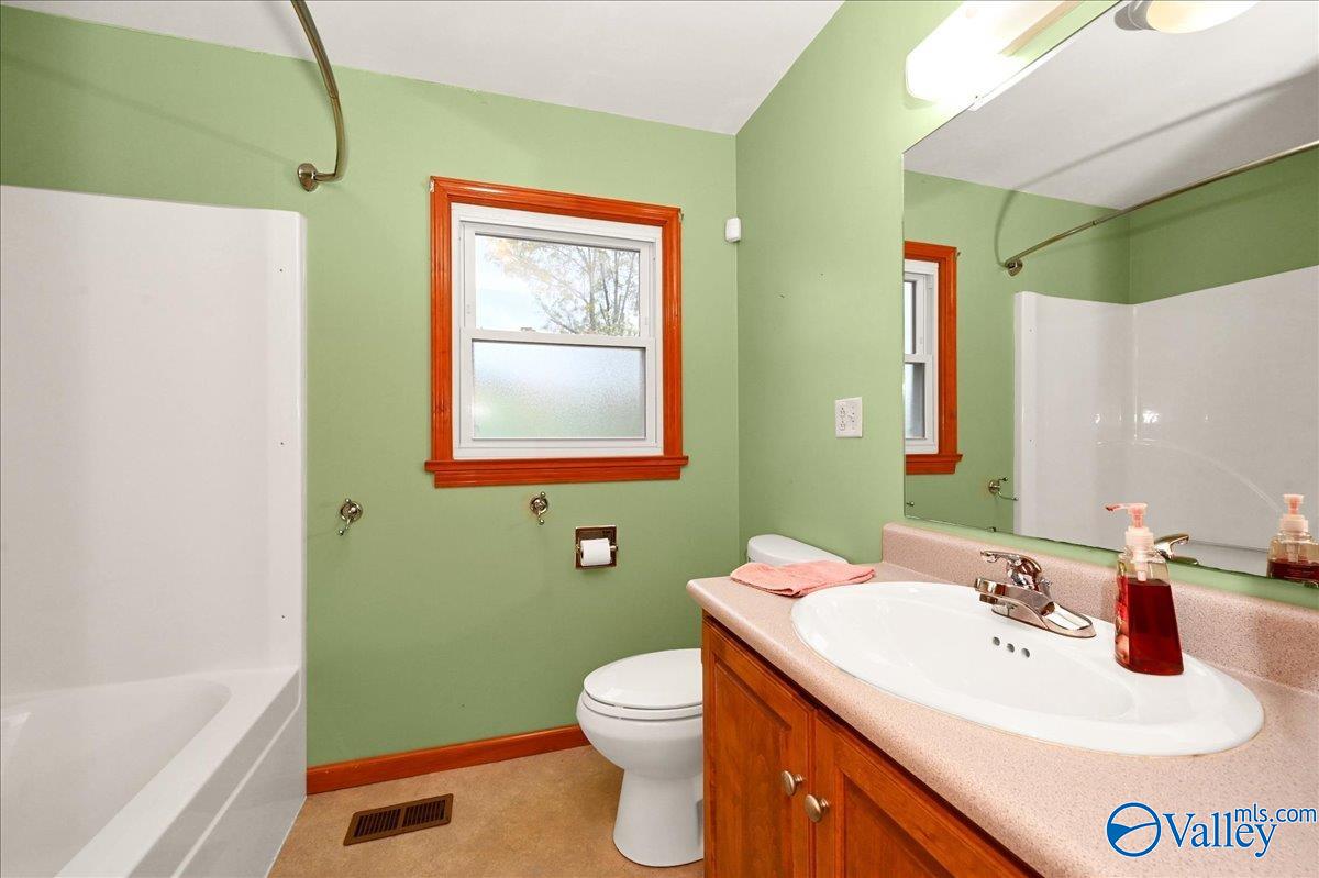 915 Betty Street, Decatur, Alabama image 17