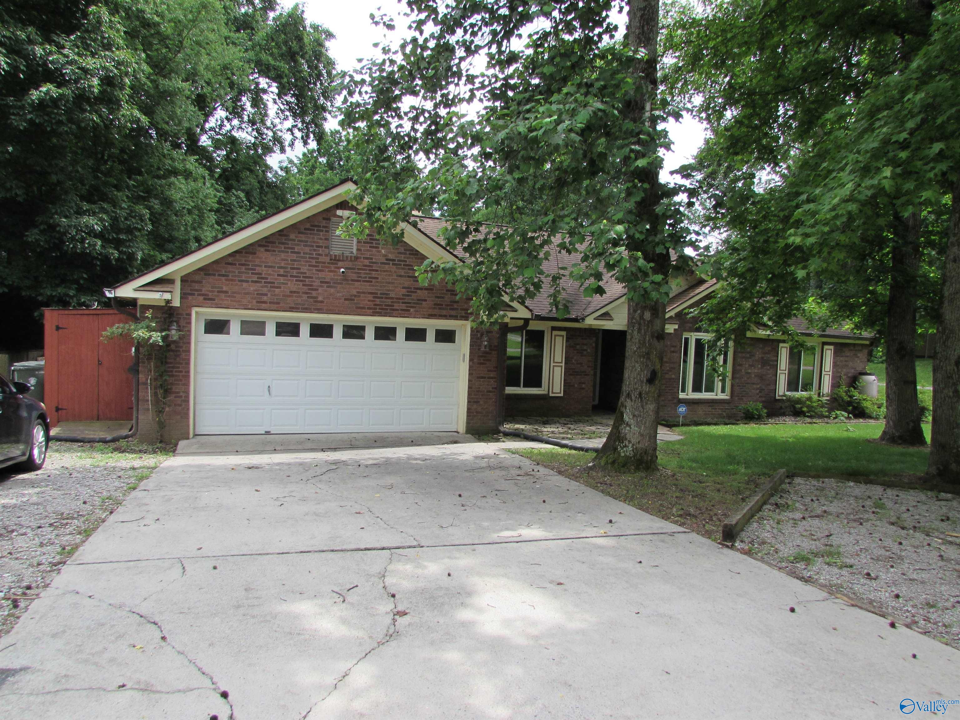 100 Doe Creek Circle, Toney, Alabama image 1