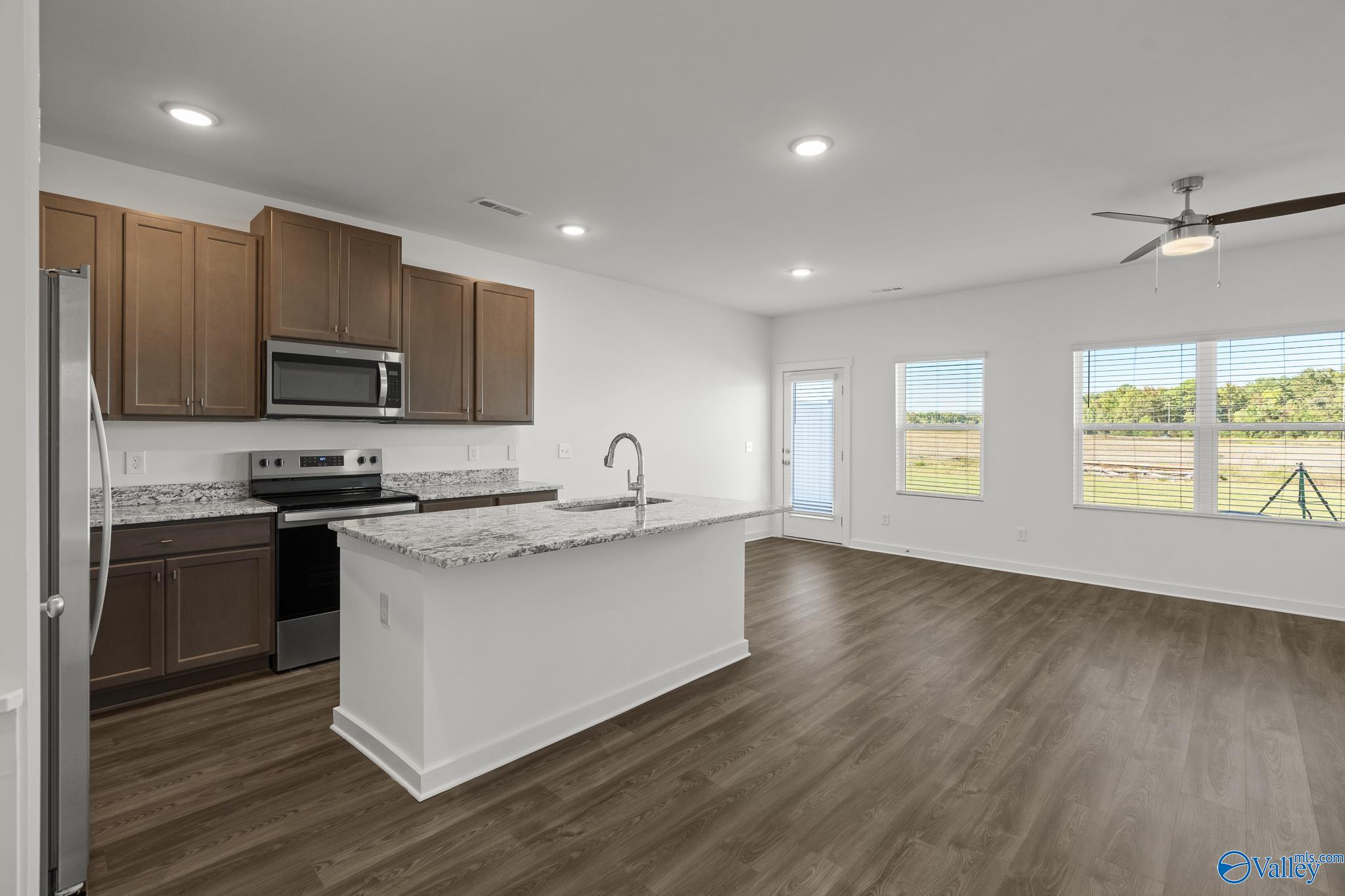 7563 Discovery Point Drive, Huntsville, Alabama image 2