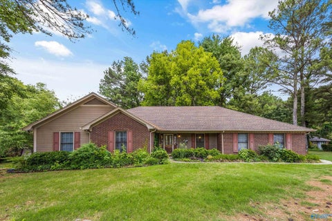 Homes For Sale - 212 Crossrail Circle<br/> Harvest, AL 35749