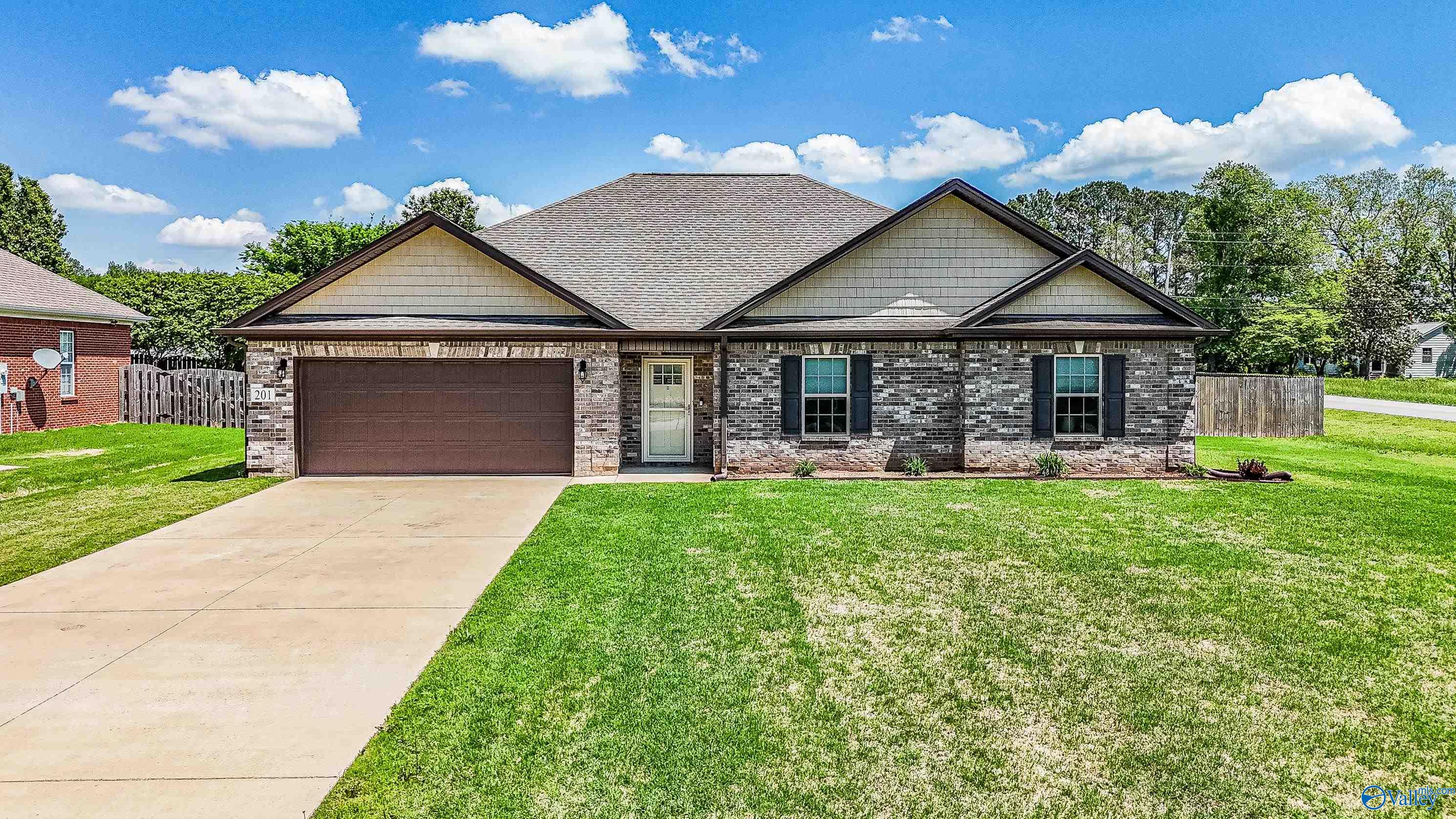201 Harvest Ridge Drive, Harvest, Alabama image 1