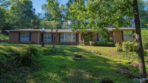 Homes For Sale - 73 Meadow Crest Drive<br/> Trinity, AL 35673