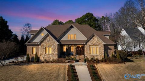 Homes For Sale - 5540 Grist Mill Lane<br/> Guntersville, AL 35976