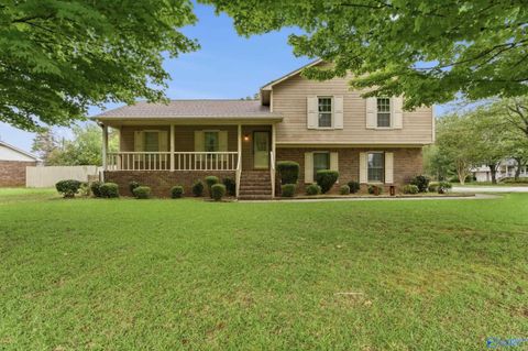Photo of 113 Gordon Drive, Madison, AL 35758 (MLS # 21919522)