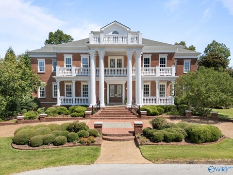 Homes For Sale - 3 Ledge View Drive<br/> Huntsville, AL 35802