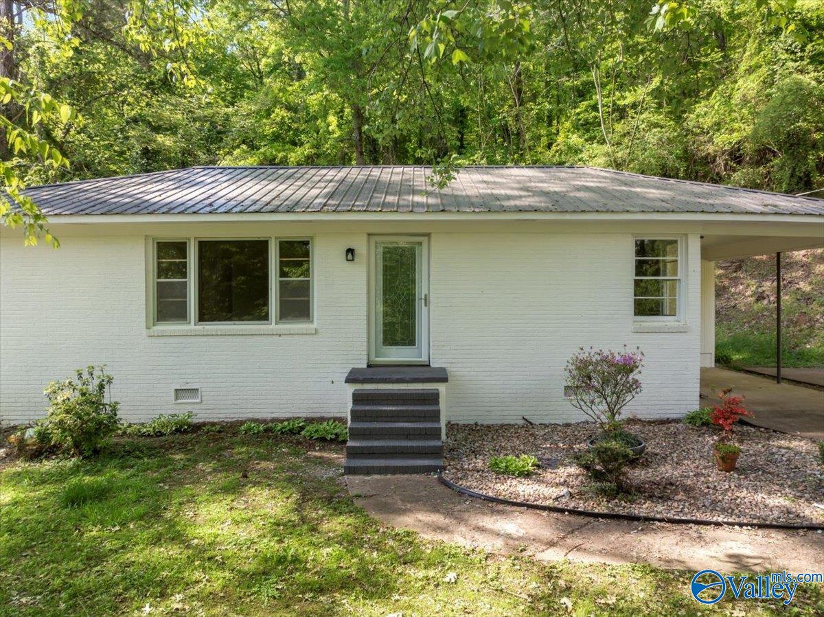 1417 Walls Street, Guntersville, Alabama image 1