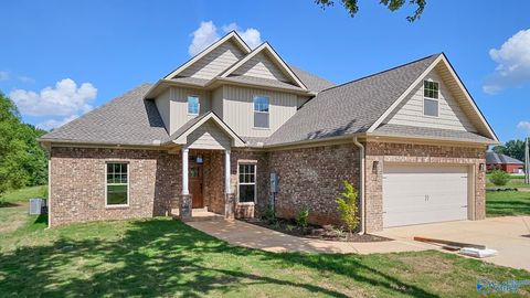 Homes For Sale - 1505 Nella Drive<br/> Limestone County, Athens, AL 35611