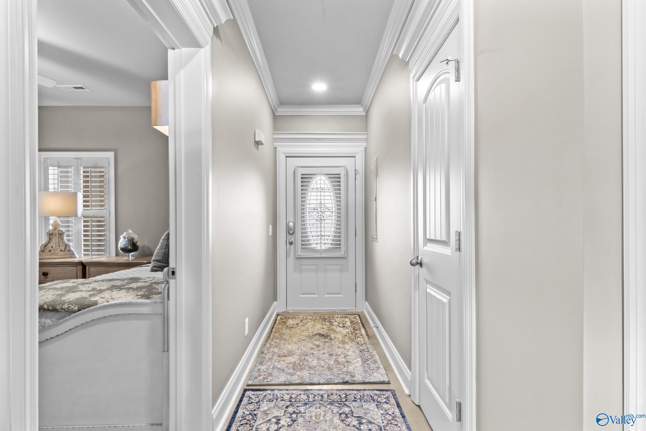 5590 Bay Village Drive 104