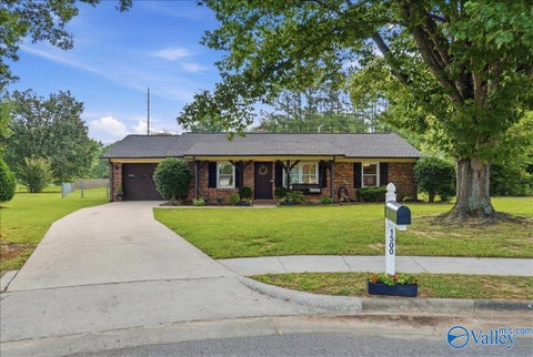 Homes For Sale - 1500 Old Albany Circle<br/> Madison County, Huntsville, AL 35803
