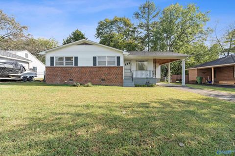 Photo of 2602 Waltham Drive NE, Huntsville, AL 35811 (MLS # 21902112)