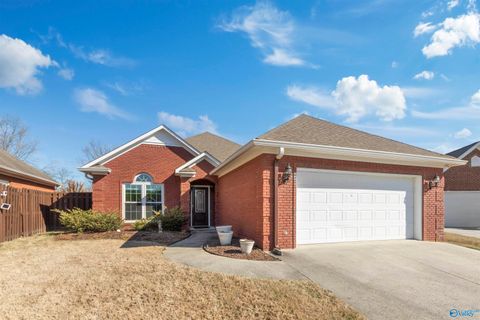 Photo of 109 Canterbury Circle, Arab, AL 35016 (MLS # 21912745)