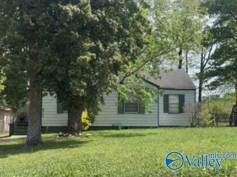Homes For Sale - 112 Ridgewood Avenue<br/> Jefferson County, Fairfield, AL 35064