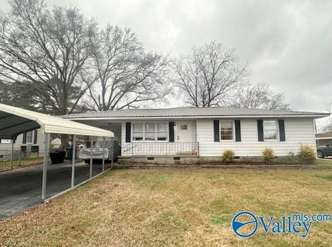Photo of 103 Crestline Drive, Hartselle, AL 35640 (MLS # 21905412)