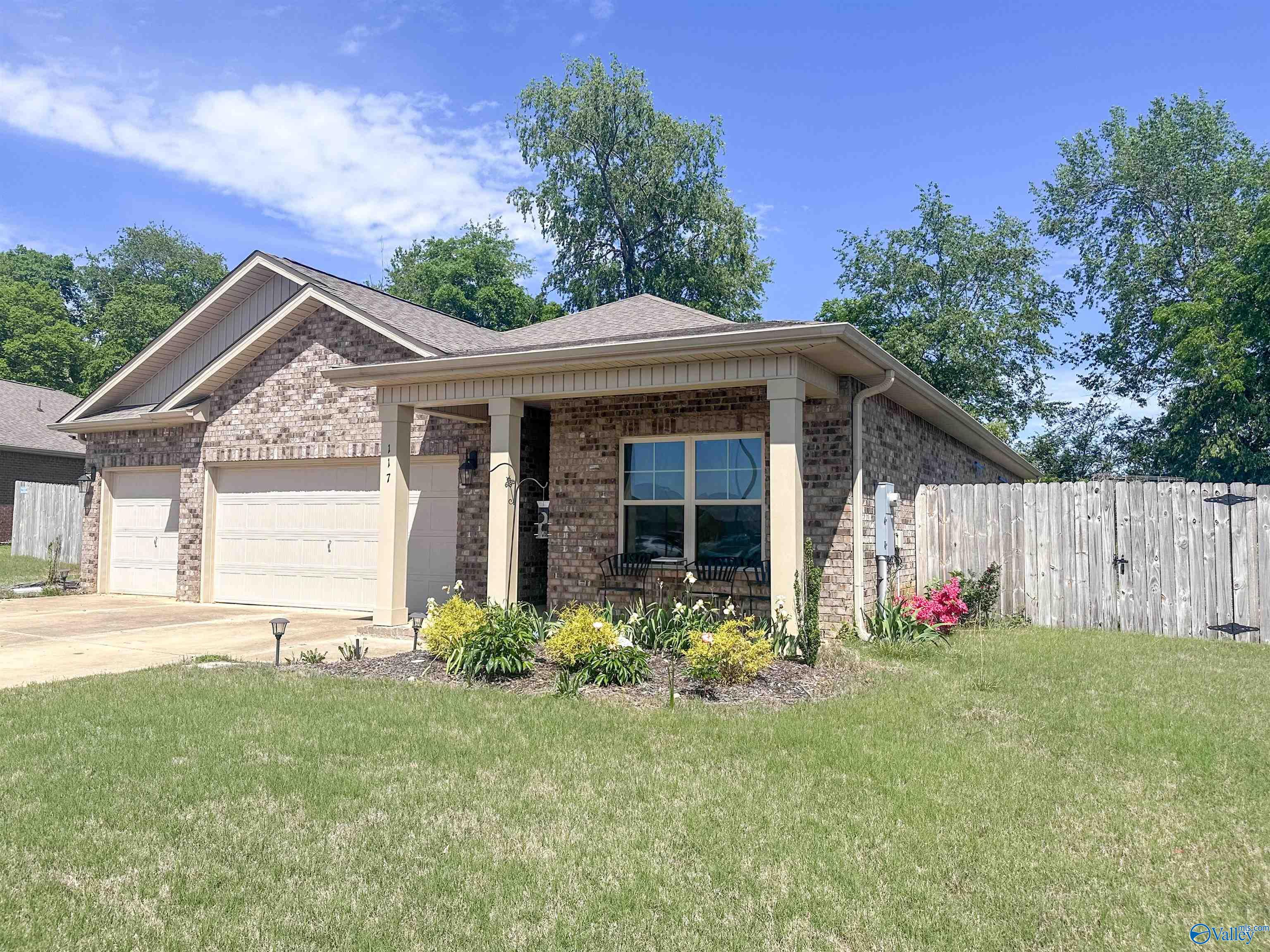 117 Edensmith Drive, New Market, Alabama image 2