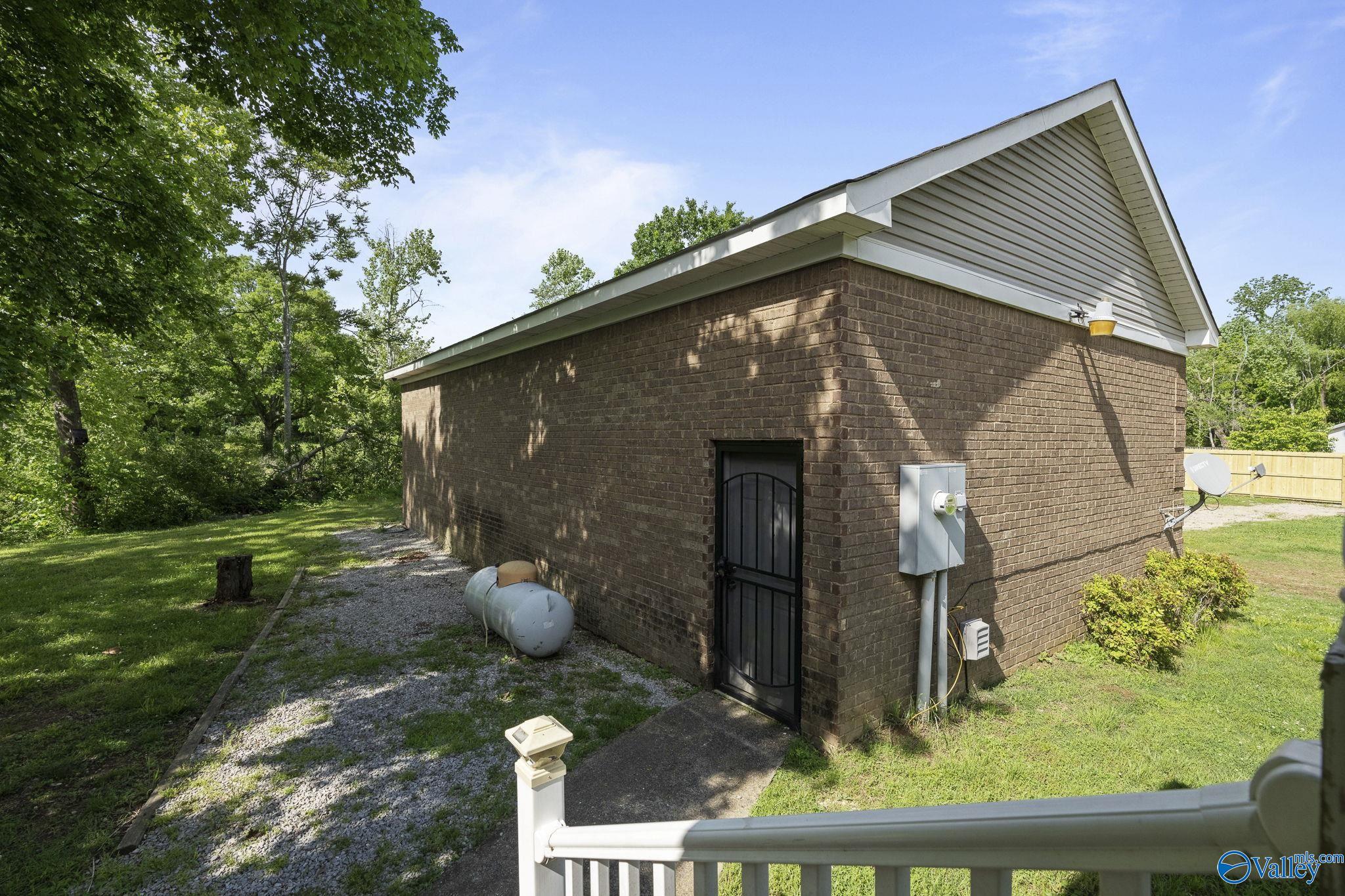 2349 Dug Hill Road, Brownsboro, Alabama image 36