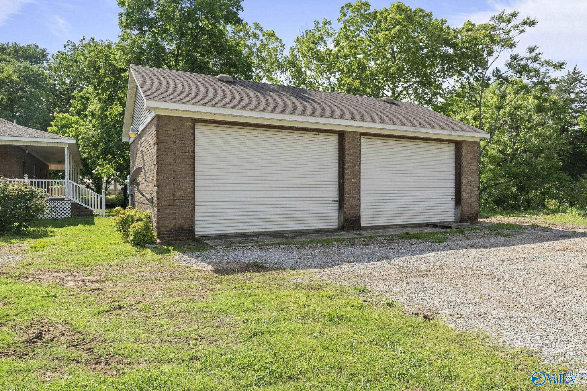 2349 Dug Hill Road, Brownsboro, Alabama image 37