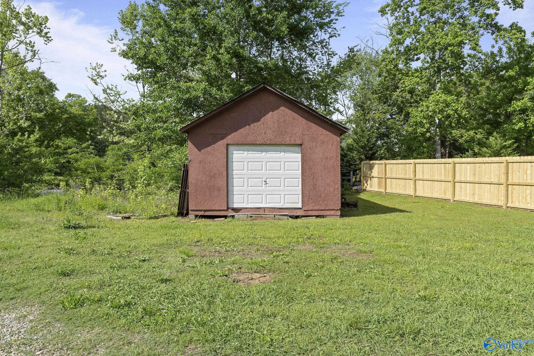 2349 Dug Hill Road, Brownsboro, Alabama image 38