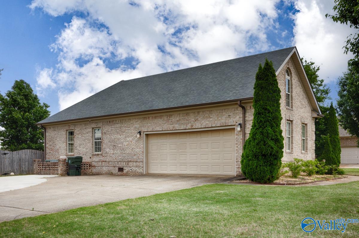24527 Queen Annes Lace, Athens, Alabama image 5