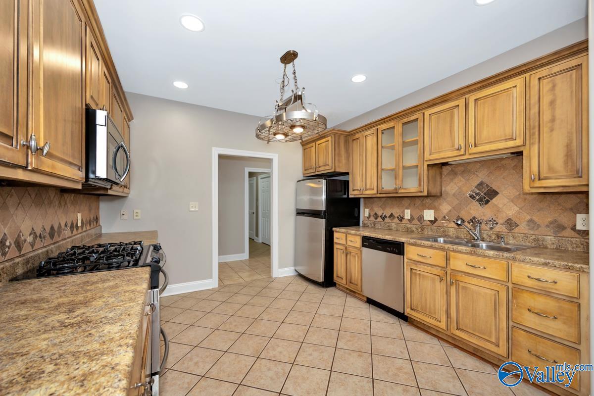 24527 Queen Annes Lace, Athens, Alabama image 15