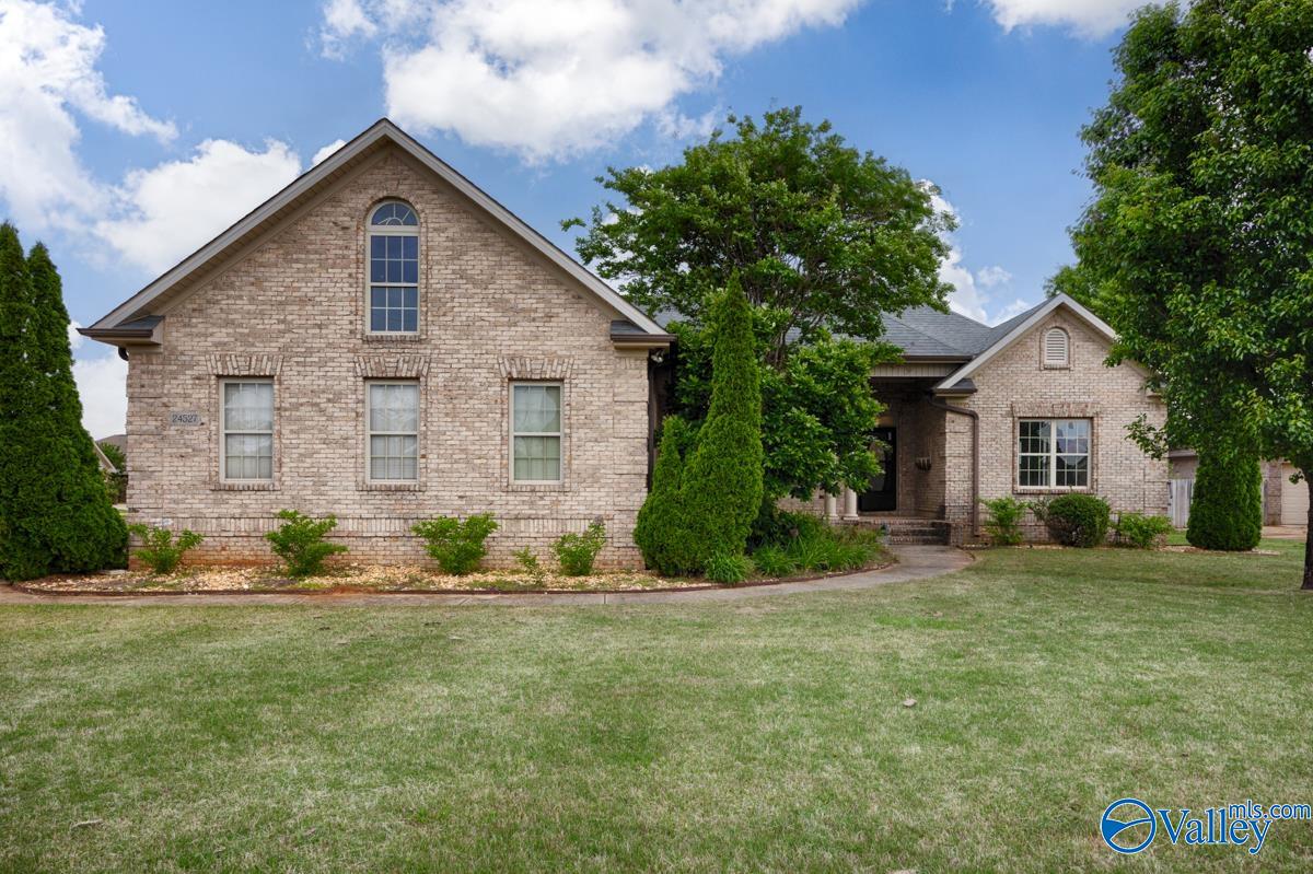 24527 Queen Annes Lace, Athens, Alabama image 3