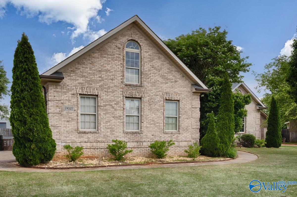24527 Queen Annes Lace, Athens, Alabama image 2